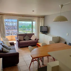Zongericht Met Zicht Op De Jachthaven Appartement